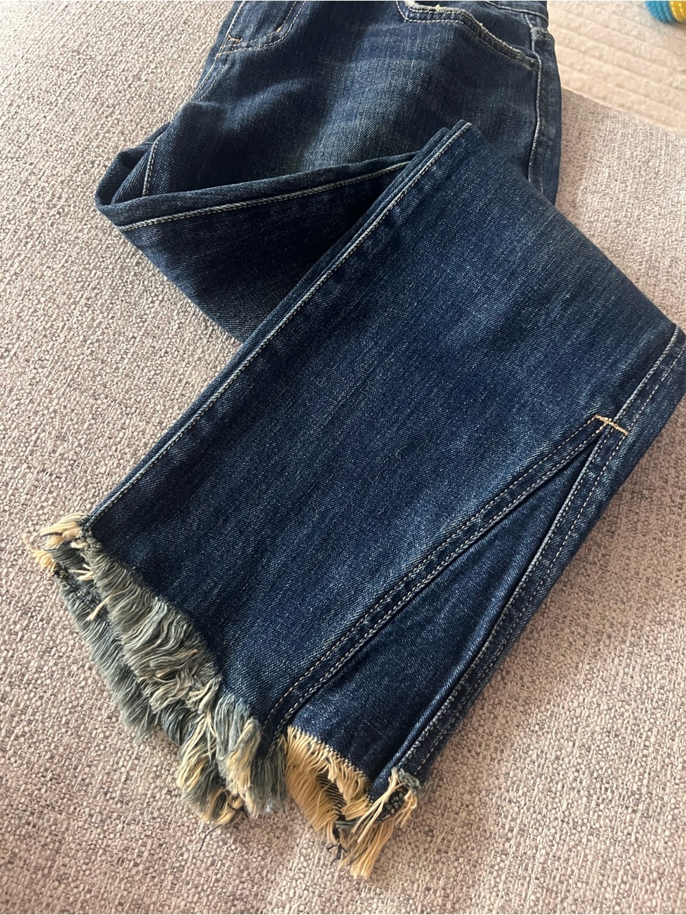 Current/Elliott Dark Blue Frayed Hem Cropped Jeans
